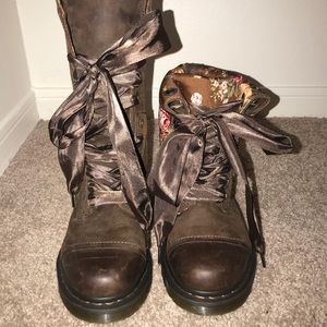 Dr Martens Triumph 1914